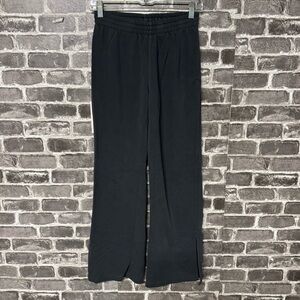 Vuori Sedona Wide Leg Sweatpants great split leg